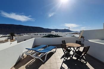 Aparment in La Graciosa Caletaa de Sebo with terrace Graciosamar