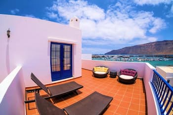 House in Caleta de Sebo La Graciosa with sea view Evita Beach Suites Exclusivas
